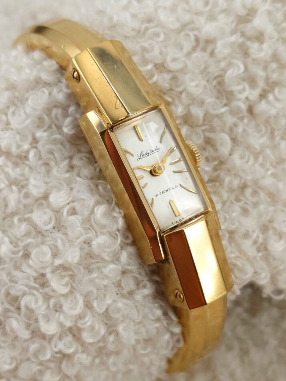 Lady Seiko Bangle Mechanical Hand Wind Watch 19 Jewels Vintage 60s Gold 12mm JDM